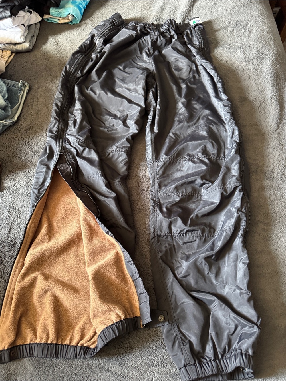 Mountain equipment Men's Insulated Zip-Open Track Pants - black with Tan Lining